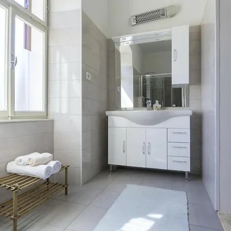 Oliva Vilea In Sveta Marina - Haus Fuer 8 Personen