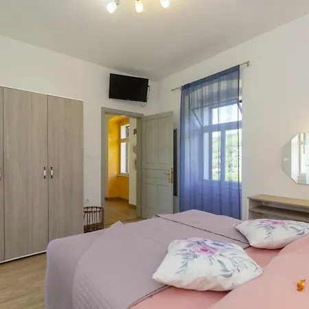 Villa Oliva Vilea In Sveta Marina - Haus Fuer 8 Personen