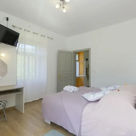 Oliva Vilea In Sveta Marina - Haus Fuer 8 Personen Villa *