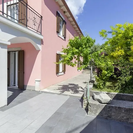 Oliva Vilea In Sveta Marina - Haus Fuer 8 Personen Villa