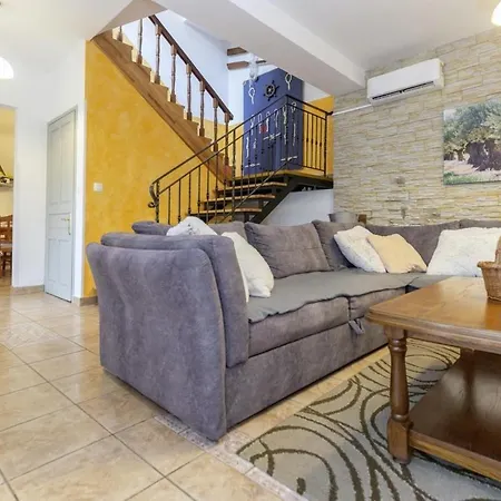 Oliva Vilea In Sveta Marina - Haus Fuer 8 Personen Labin (Istria)