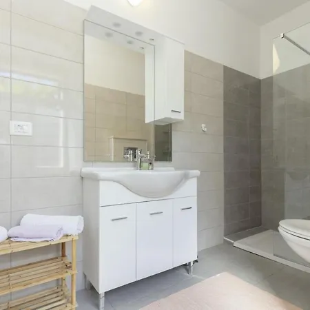 Oliva Vilea In Sveta Marina - Haus Fuer 8 Personen Villa