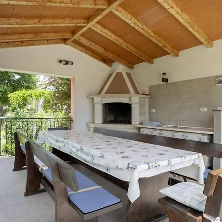 Oliva Vilea In Sveta Marina - Haus Fuer 8 Personen Villa